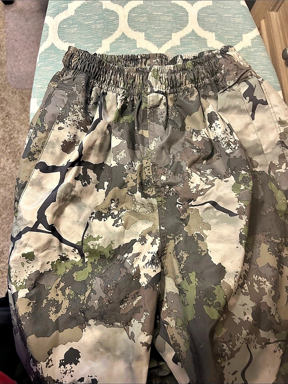 Kings Camo Shadow Camo Cargo Pants in Green & Gray youth Size XL Like New